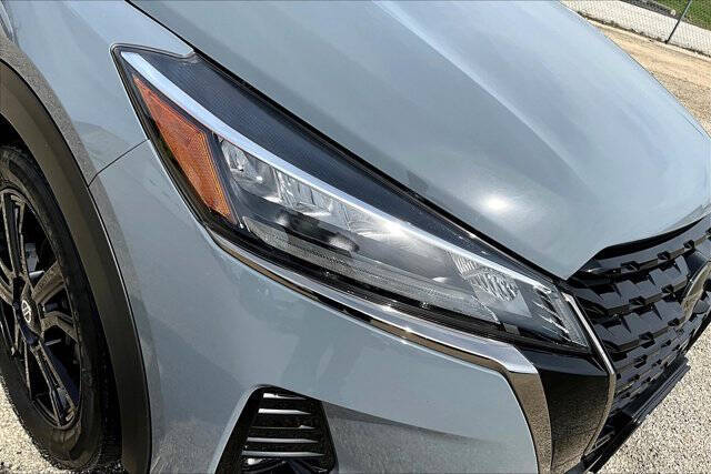 2021 Nissan Kicks SR