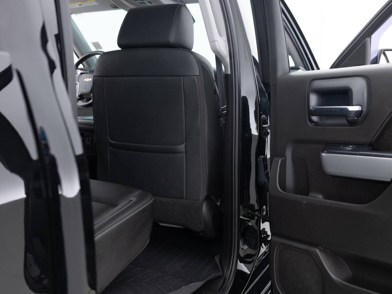 Used Car 2017 Chevrolet Silverado 1500  Ltz Z71 4x4 4dr Crew Cab 5.8 Ft. Sb For Sale Under $30,000 In Coal City, Illinois