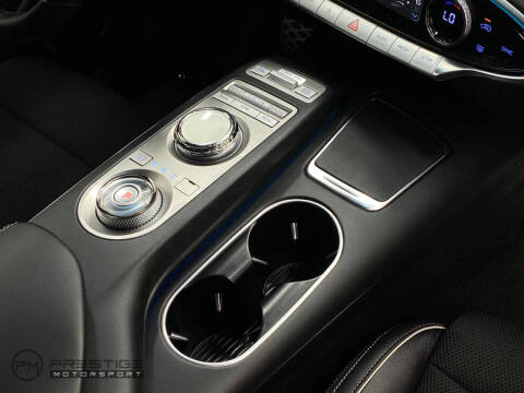 2023 Genesis GV70 2.5T Standard