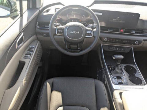 2025 Kia Carnival EX