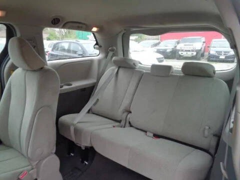 2011 Toyota Sienna Base 7-Passenger
