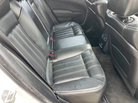 2016 Chrysler 300
