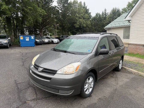 2005 Toyota Sienna LE 7 Passenger