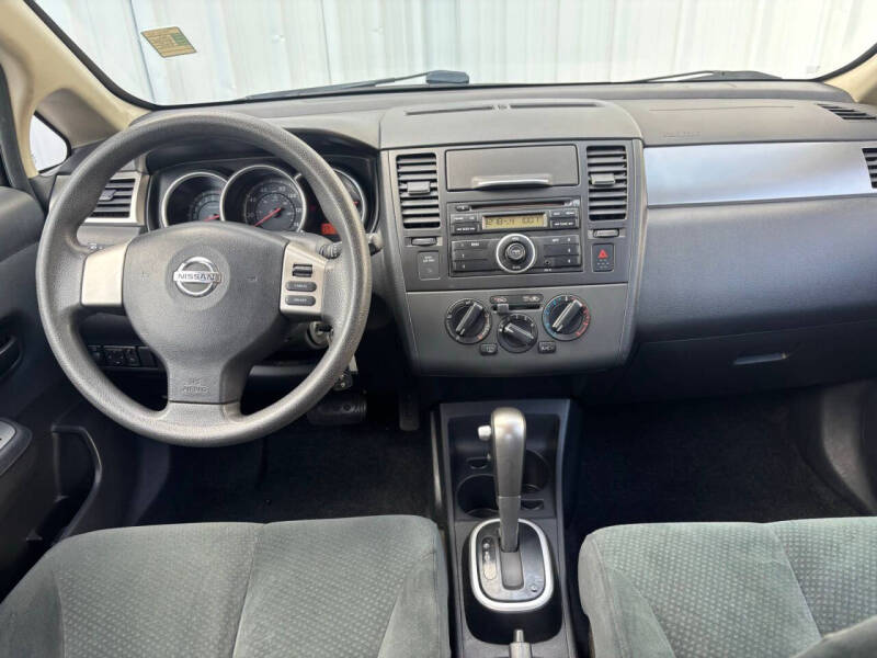 2011 Nissan Versa 1.8 S