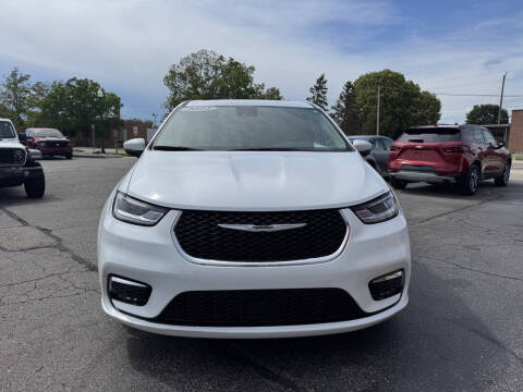 2023 Chrysler Pacifica Touring L