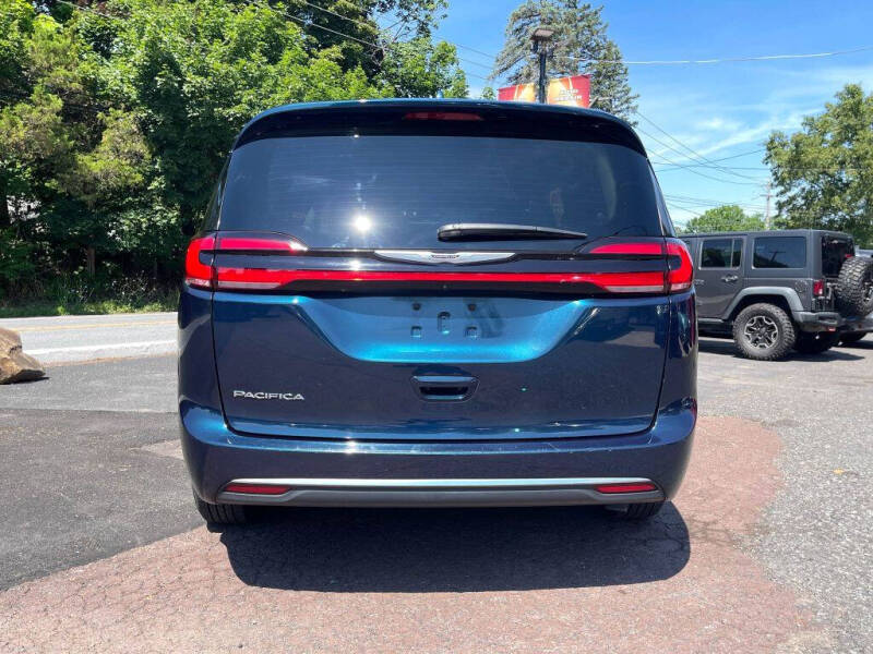 2022 Chrysler Pacifica Touring L