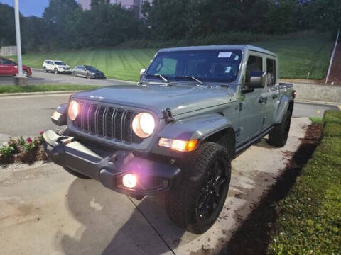 2024 Jeep Gladiator NightHawk