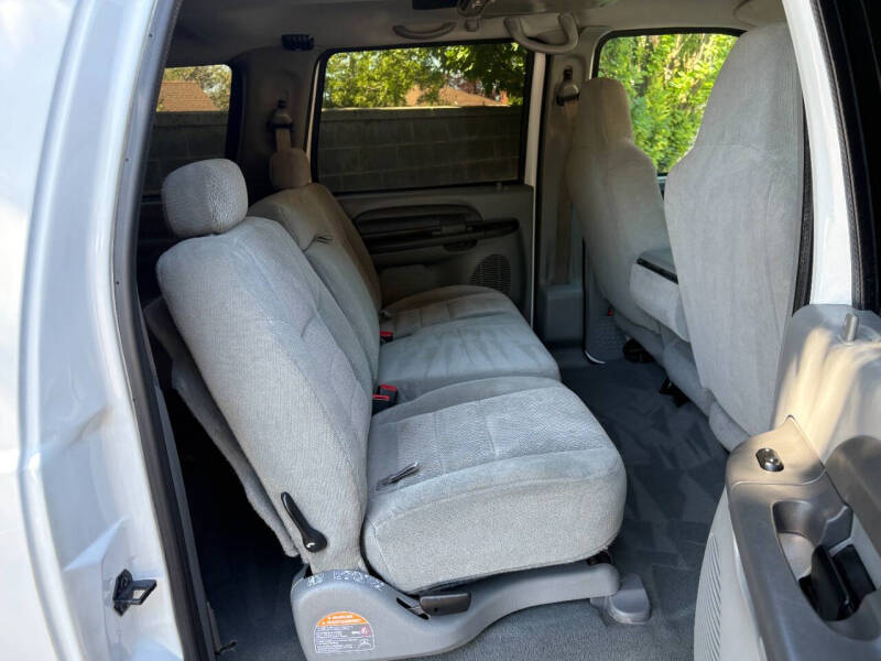 2004 Ford Excursion XLS