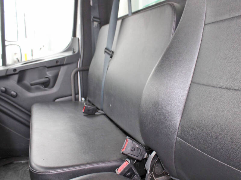 2024 Freightliner M2 106