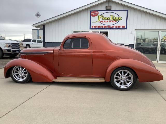 1937 Studebaker DICTATOR