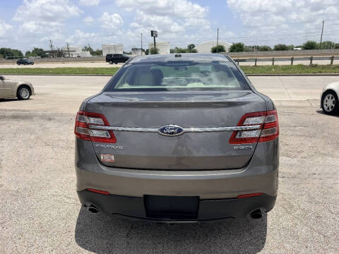 2013 Ford Taurus SE