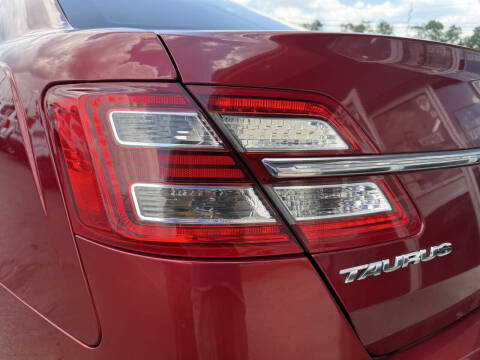2015 Ford Taurus SEL