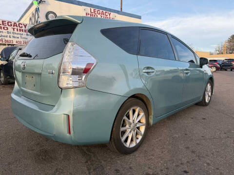 2013 Toyota Prius v Five