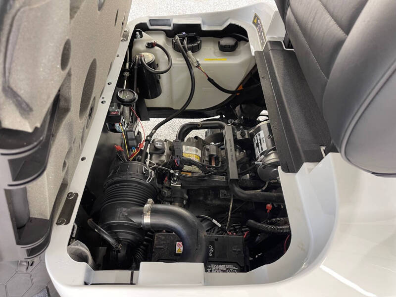 2025 E-Z-GO Express S4 Gas