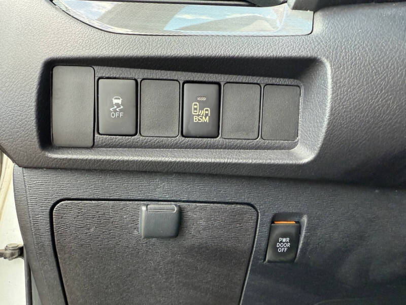 2017 Toyota Sienna SE Premium 8-Passenger