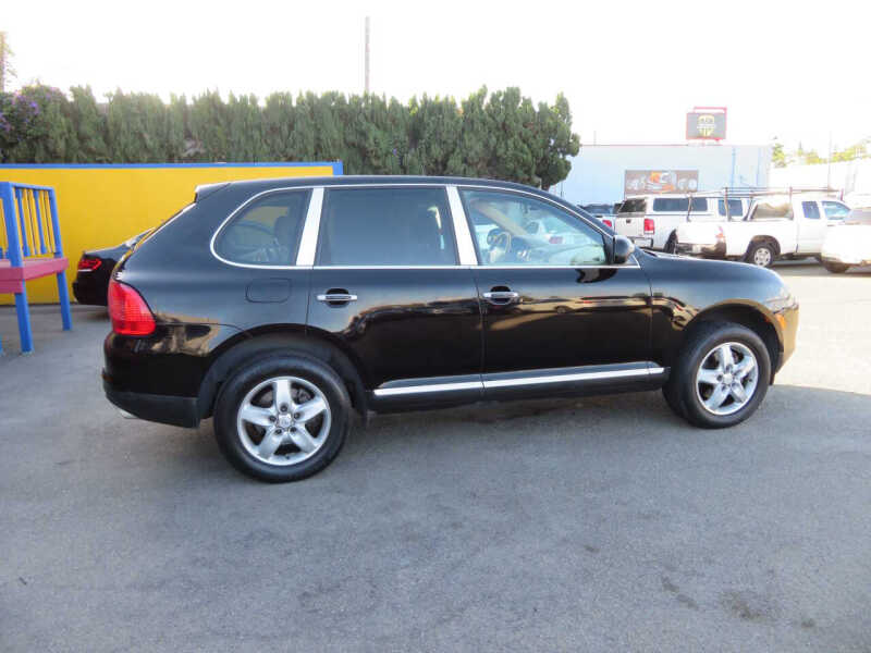 2004 Porsche Cayenne Tiptronic