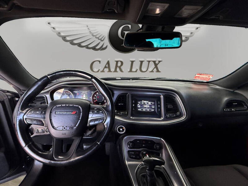 2015 Dodge Challenger SXT
