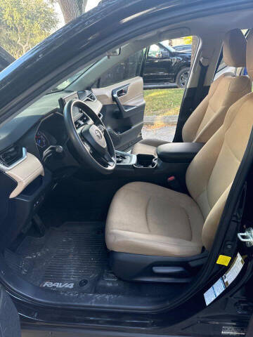 2020 Toyota RAV4 Hybrid LE