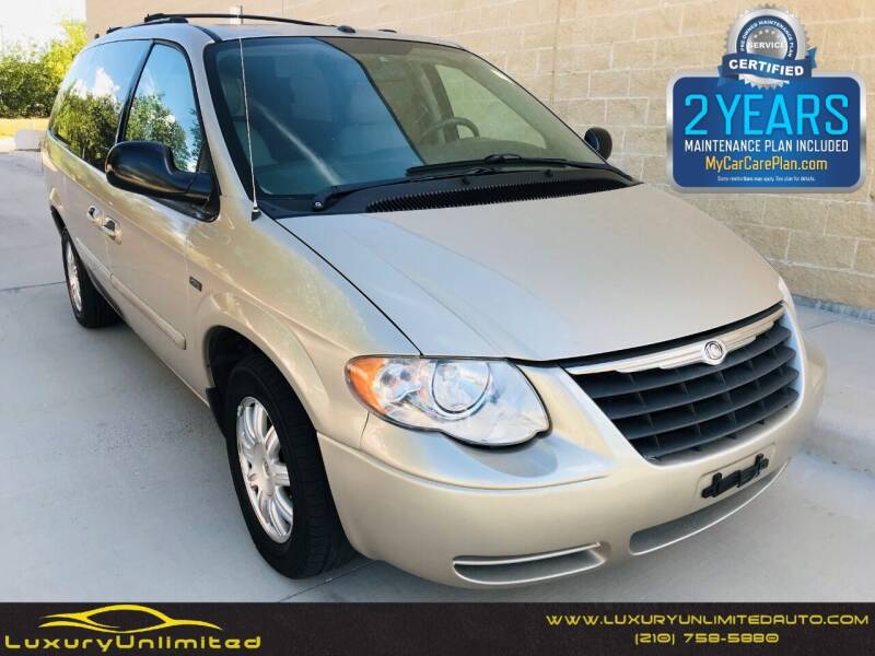 2007 Chrysler Town and Country for sale at LUXURY UNLIMITED AUTO SALES in San Antonio TX