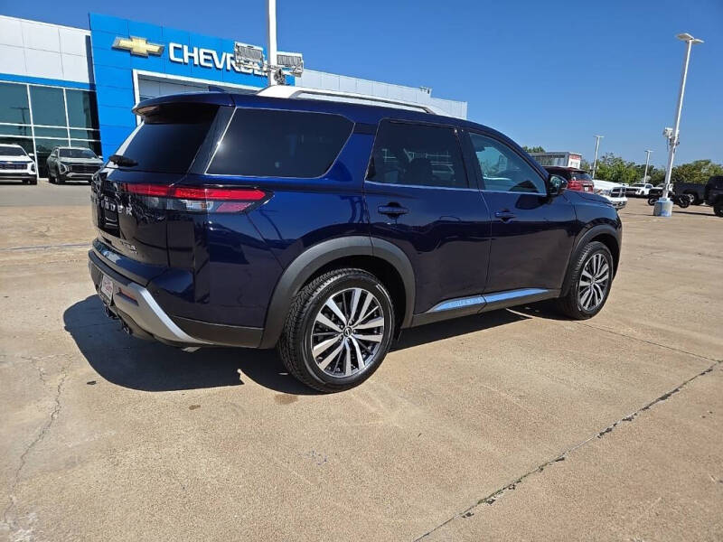 2022 Nissan Pathfinder Platinum