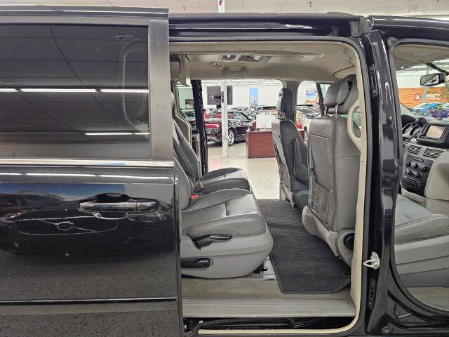 2013 Volkswagen Routan