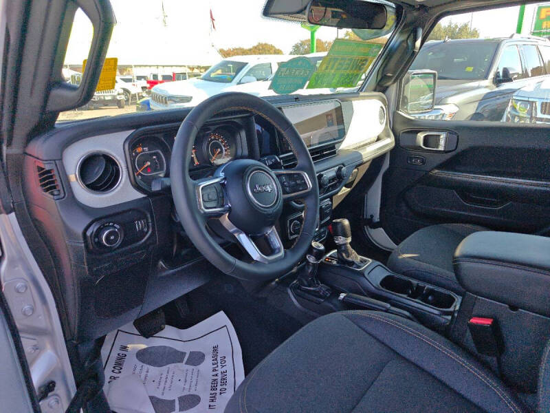 2024 Jeep Wrangler Sahara