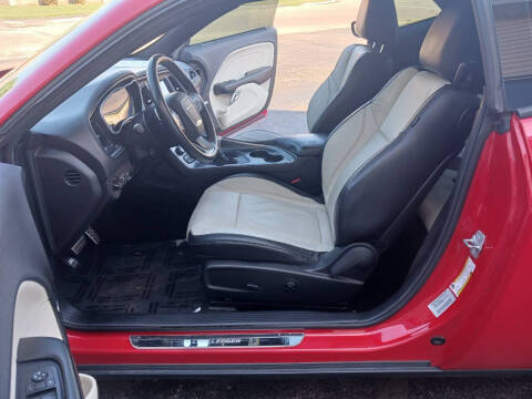 2015 Dodge Challenger SXT Plus