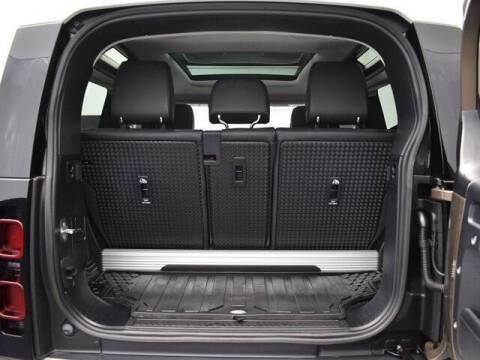 2023 Land Rover Defender 90 SE