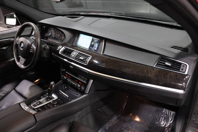 2013 BMW 5 Series 550i xDrive Gran Turismo