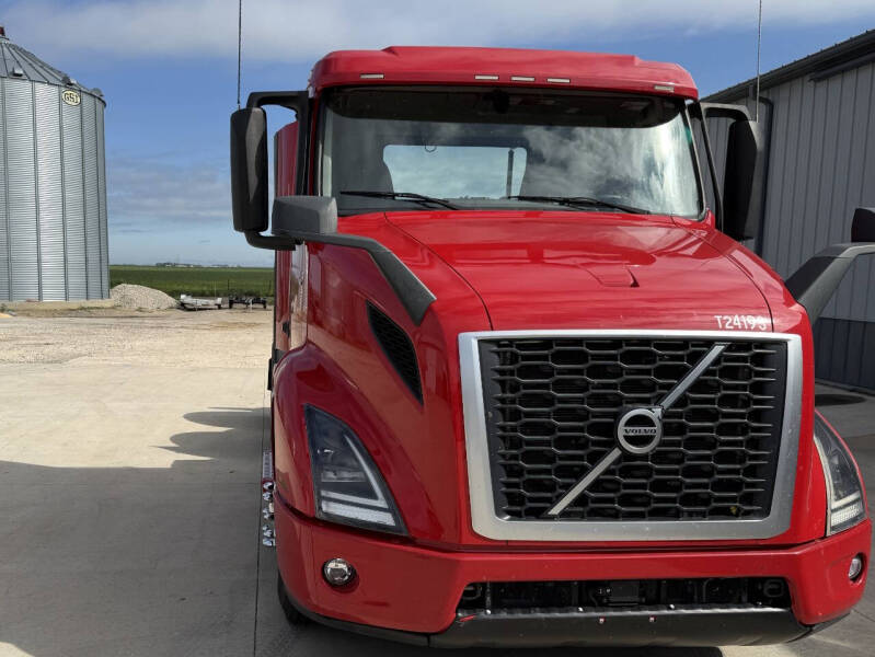 2020 Volvo VNR