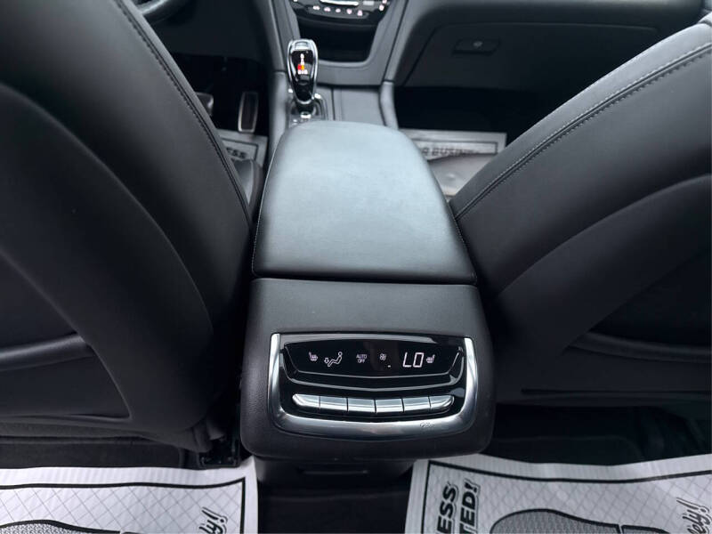 2023 Cadillac XT6 Sport