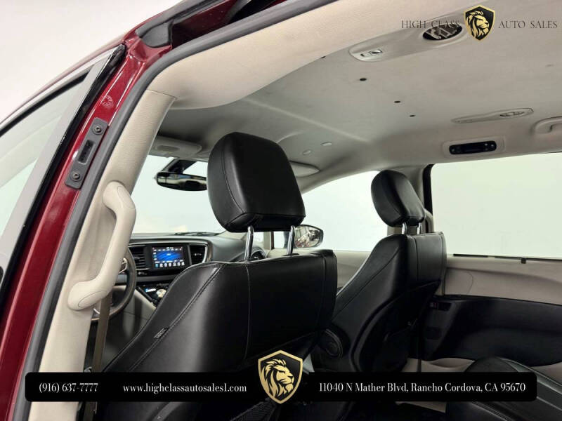 2020 Chrysler Voyager LXi