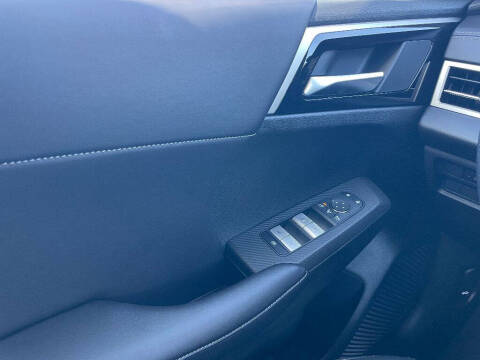 2025 Mitsubishi Outlander PHEV SE