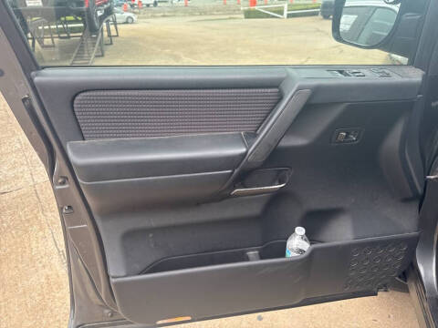 2011 Nissan Titan SV