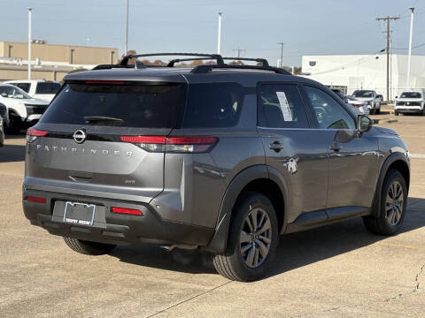 2025 Nissan Pathfinder SV