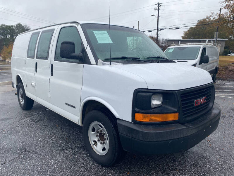 2003 GMC Savana null photo 2