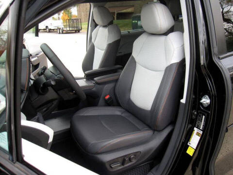 2023 Toyota Sienna XSE 7-Passenger