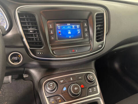 2016 Chrysler 200 Limited