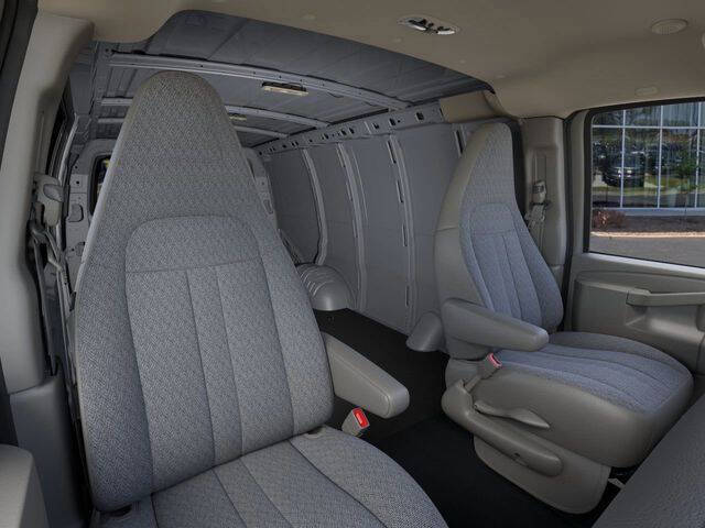 2025 Chevrolet Express 2500