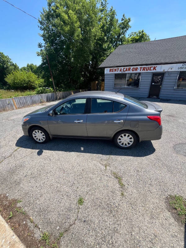 2016 Nissan Versa 1.6 SV