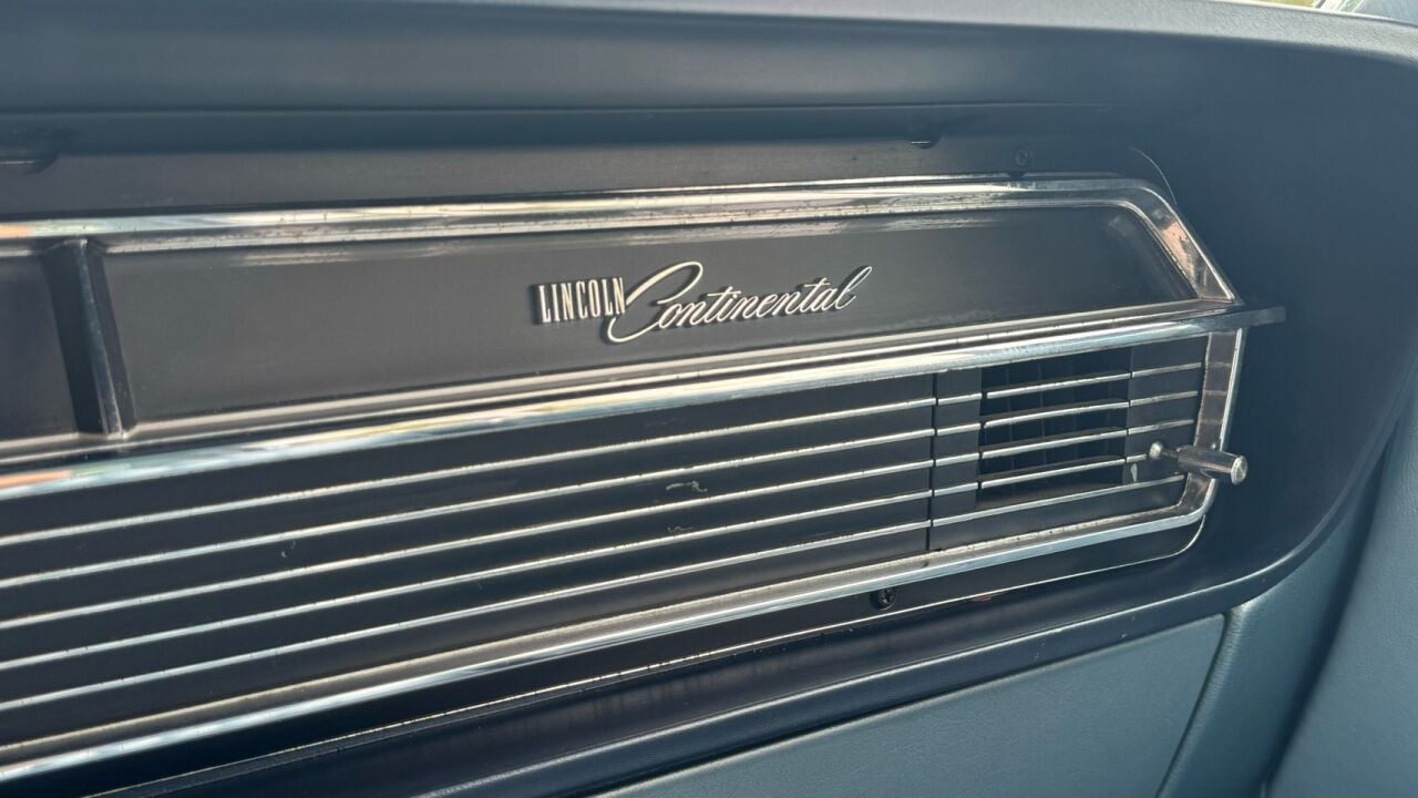 1964 Lincoln Continental 61