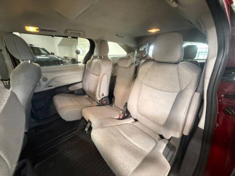 2024 Toyota Sienna LE 8-Passenger