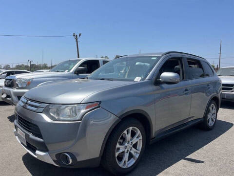 2015 Mitsubishi Outlander SE