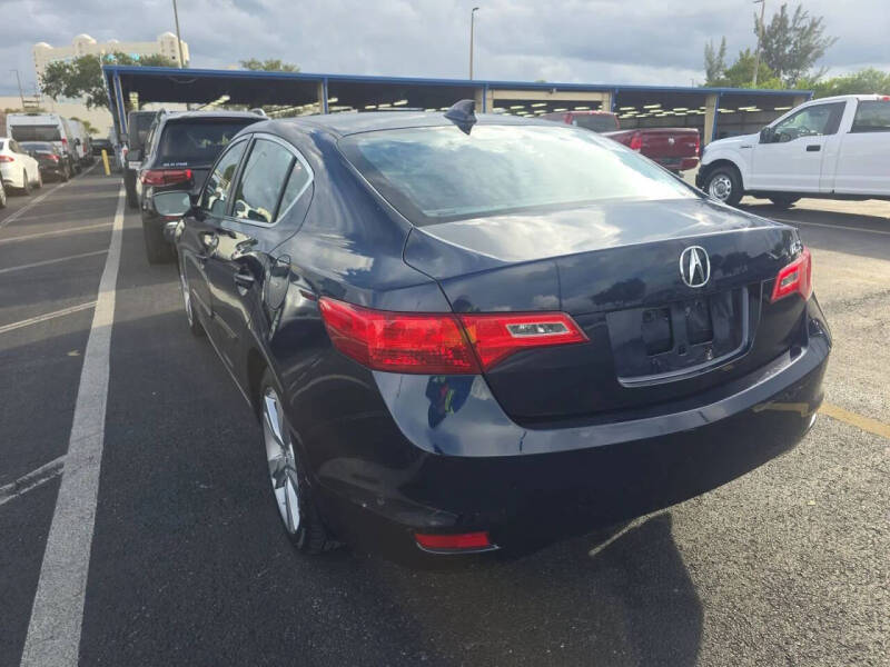 2013 Acura ILX 2.0L w/Premium