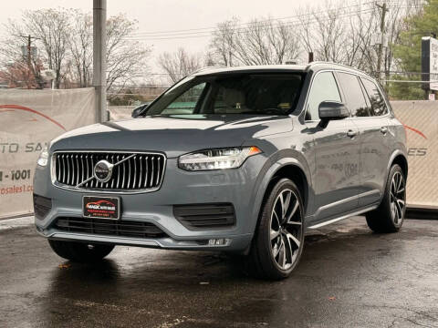 2020 Volvo XC90 T6 Momentum 6-Passenger