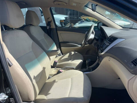 2012 Hyundai Accent GLS