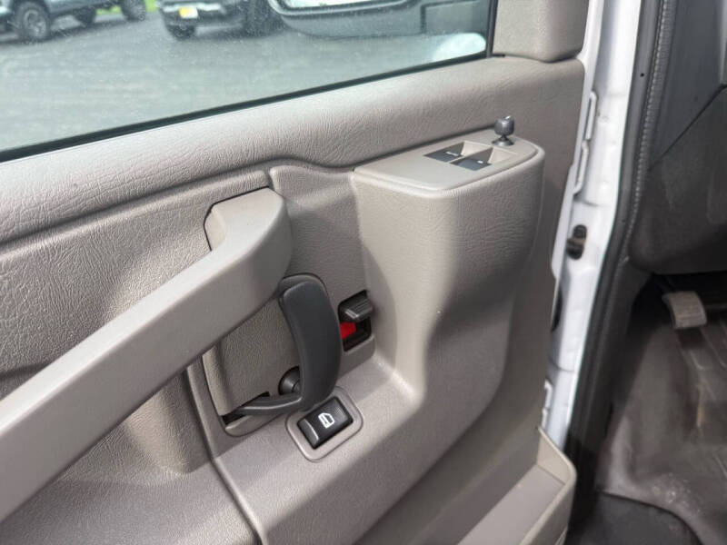 2022 GMC Savana 2500