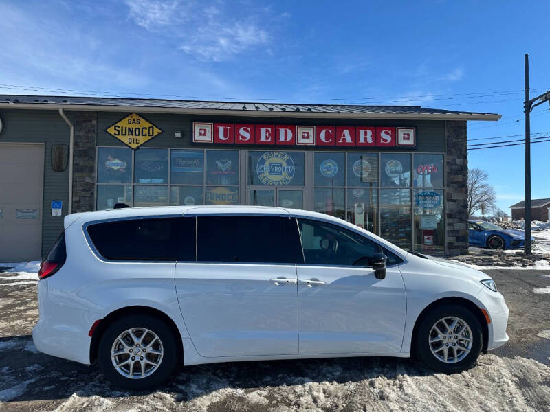2025 Chrysler Pacifica Select