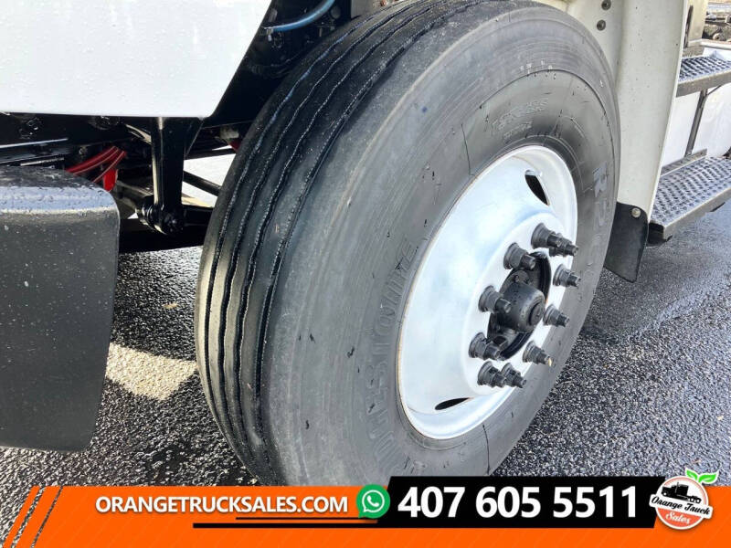 2019 Freightliner M2 106