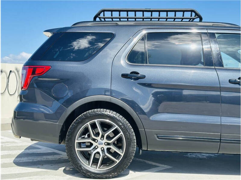 2017 Ford Explorer Sport